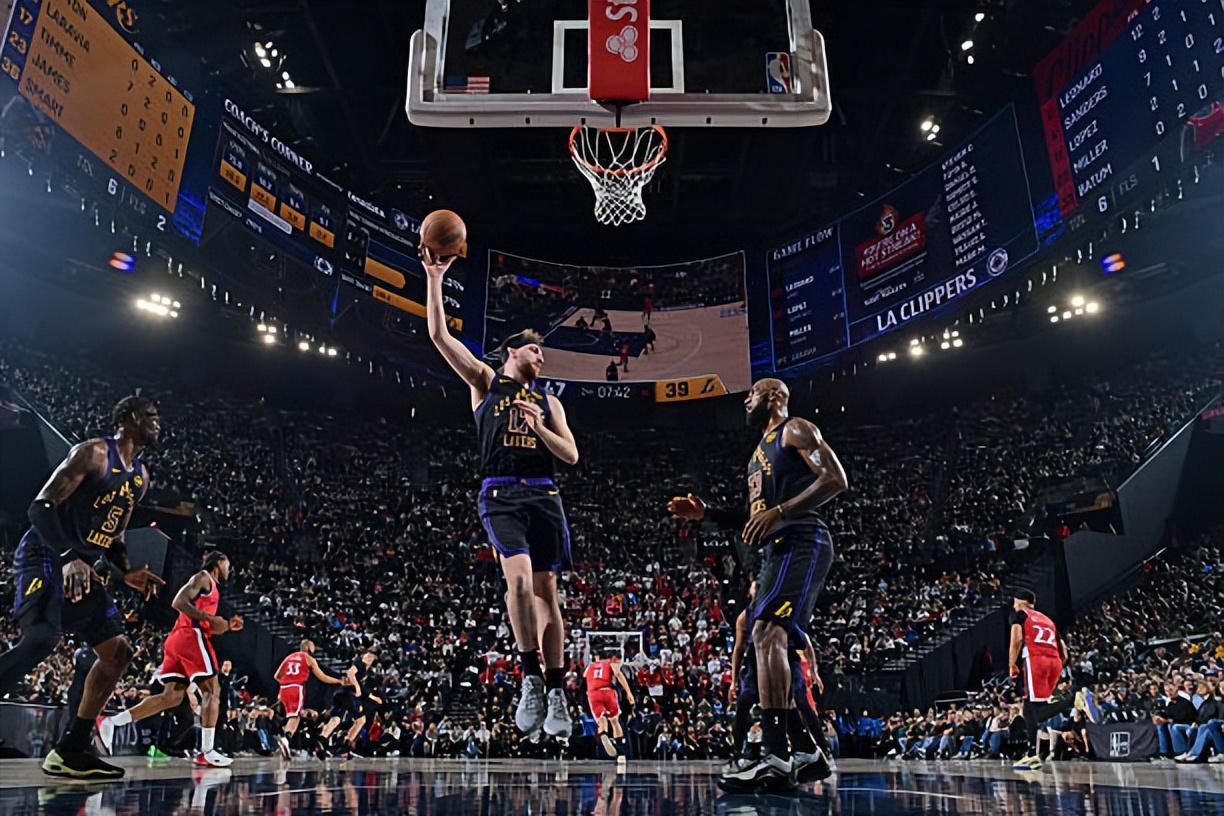 百家乐游戏-强力得分手也球都摸不着！湖人的战术安排实在是令人无法理解？