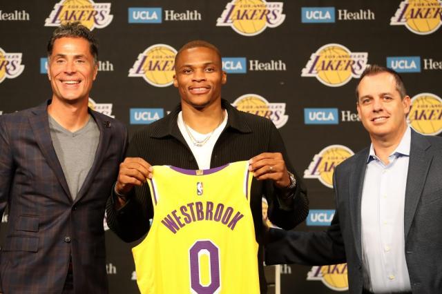 Russell-Westbrook-Frank-Vogel-Rob-Pelinka-1024x683.jpg